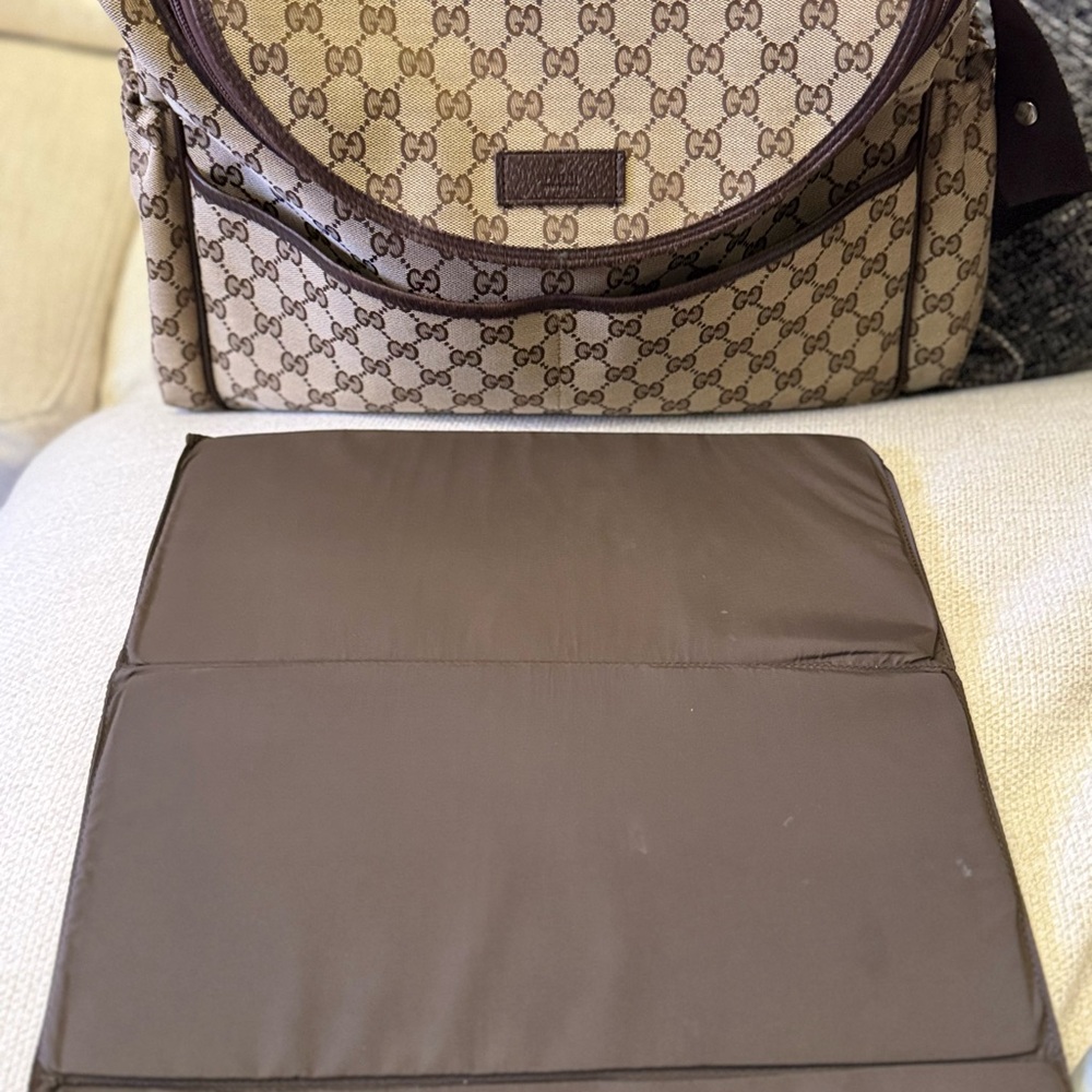 Gucci GG Supreme Diaper Bag - Picture 6 of 6